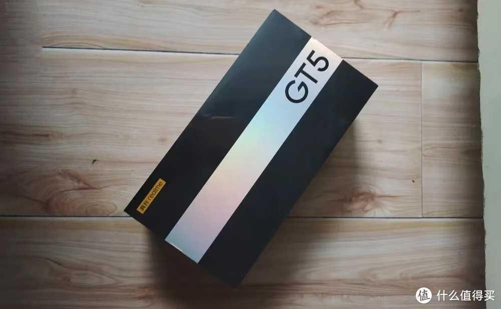 240W闪充+第二代骁龙8+索尼IMX890，16GB+512GB旗舰跌至2699元