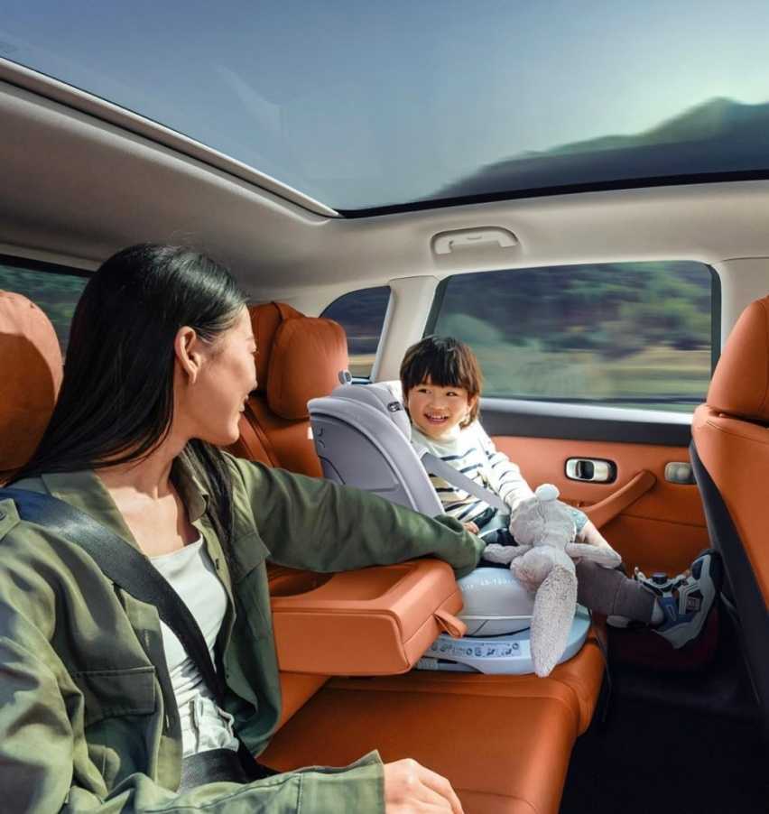 零跑C10开启预售，预算价15.18万元起，更适合年轻人的座驾