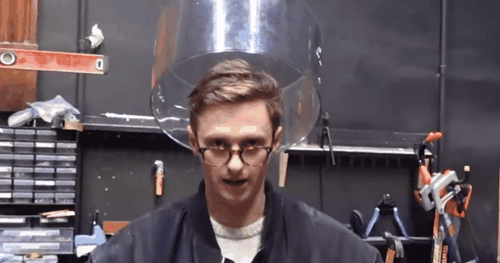 你敢吃尝尝吗！网红小哥训练老鼠当厨师：还做菜给朋友吃