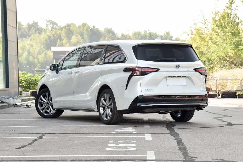 过年了，开着我的赛那走亲戚，亲戚说我真能装，这你受得了？