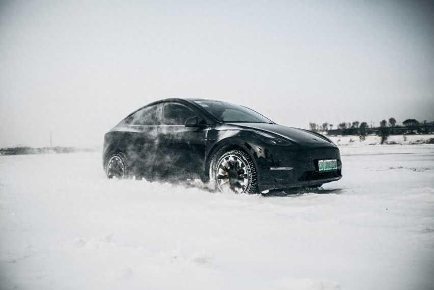 特斯拉在瑞典、丹麦封神 还有人质疑电车冬天开不了吗？