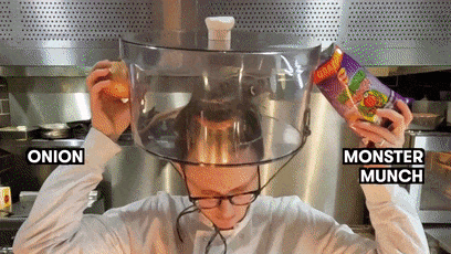 你敢吃尝尝吗！网红小哥训练老鼠当厨师：还做菜给朋友吃