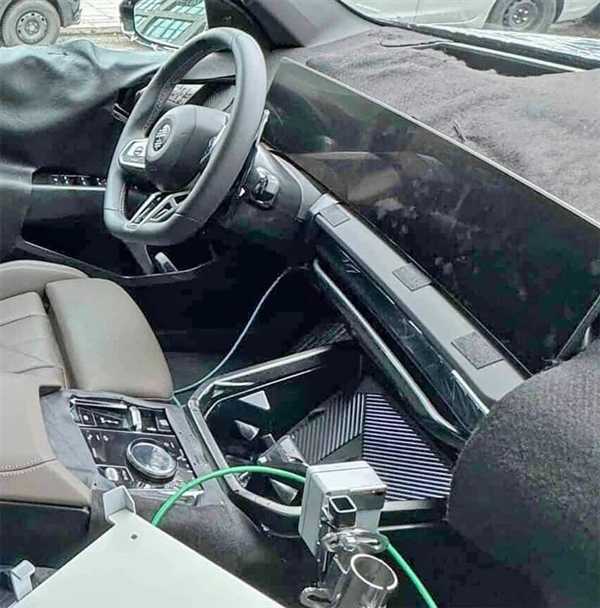 首搭双联曲面大屏!全新宝马X3内饰谍照曝光插图 首搭双联曲面大屏!全新宝马X3内饰谍照曝光