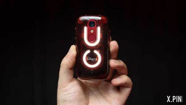 别嫌手机屏幕大了!3寸真小屏手机来了 我怕你把持不住插图2 别嫌手机屏幕大了!3寸真小屏手机来了 我怕你把持不住