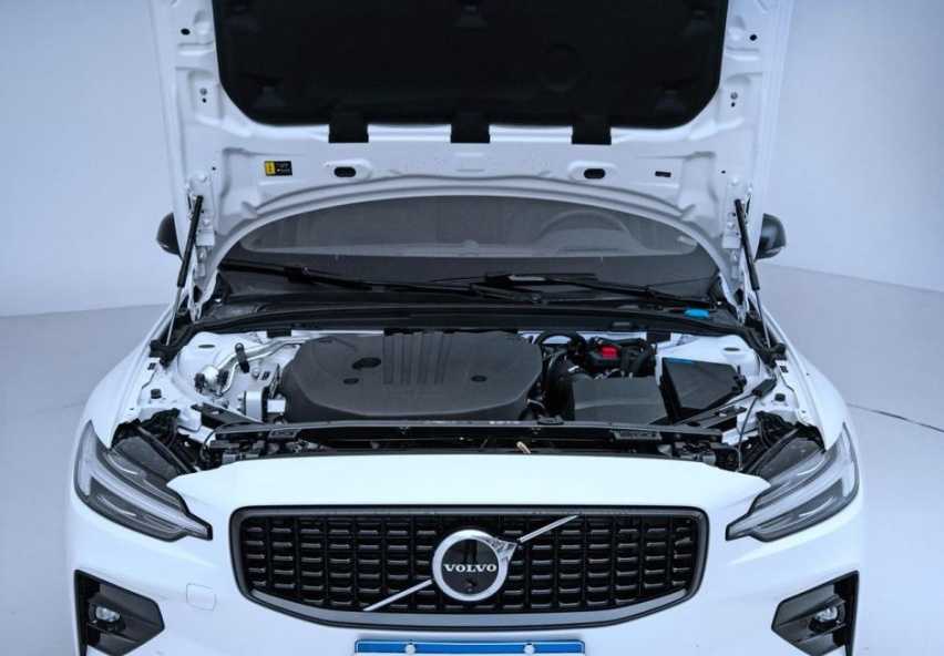 想要舒适旅行?沃尔沃V60旅行车的造型和空间满足你的需求!插图9 想要舒适旅行?沃尔沃V60旅行车的造型和空间满足你的需求!