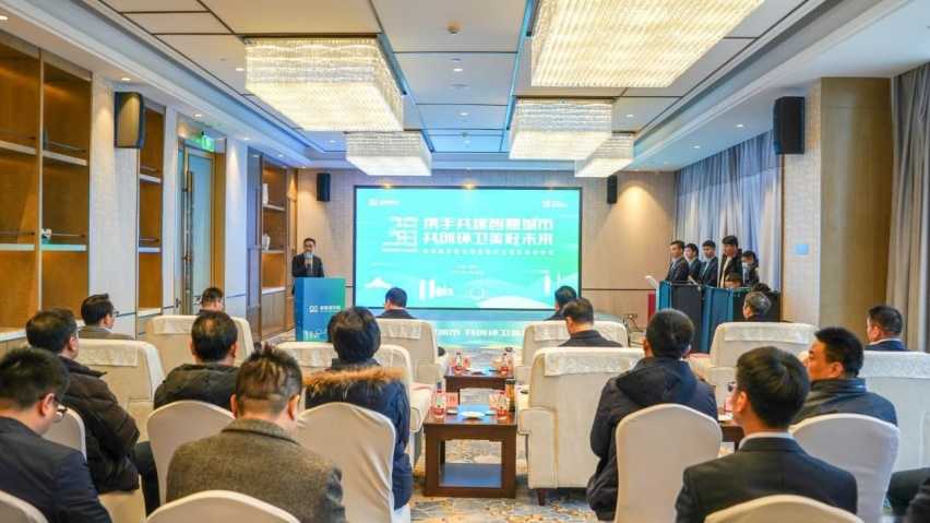 全天候不停歇，郑州迎来自动驾驶环卫全新时代！