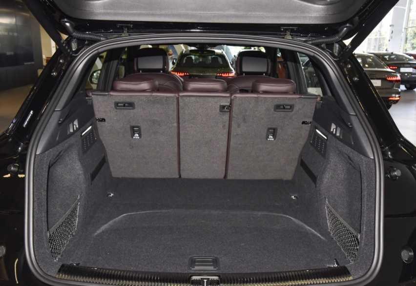 豪华中型SUV的对决,奥迪Q5L与宝马X3谁才是更好的选择?插图5 豪华中型SUV的对决,奥迪Q5L与宝马X3谁才是更好的选择?