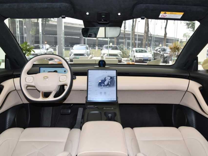 为了清理库存,蔚来ET5从29.8万降至19.8万,终于挥出降价这把刀插图4 为了清理库存,蔚来ET5从29.8万降至19.8万,终于挥出降价这把刀