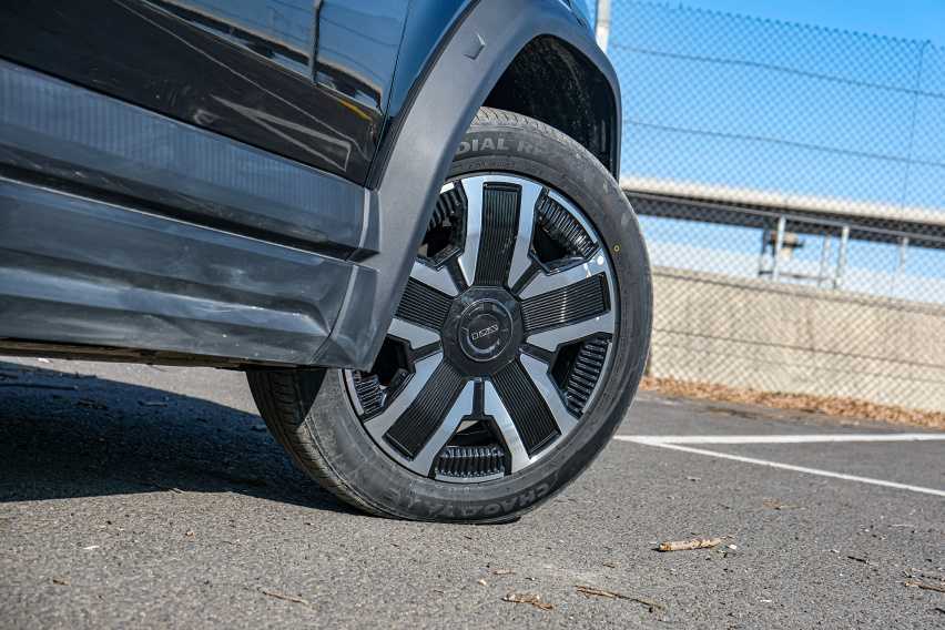 纯电四驱+方盒子真能越野？奇瑞iCAR 03试驾体验