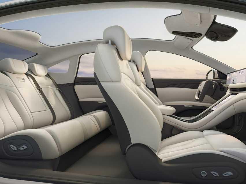 比老款便宜3.89万!智己L7新款上市,车长超5米1,续航708km插图9 比老款便宜3.89万!智己L7新款上市,车长超5米1,续航708km