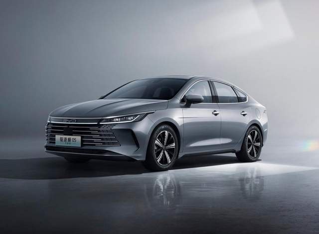 开年就放大招?秦PLUS、驱逐舰05荣耀版上市,关键只卖7.98万起插图6 开年就放大招?秦PLUS、驱逐舰05荣耀版上市,关键只卖7.98万起