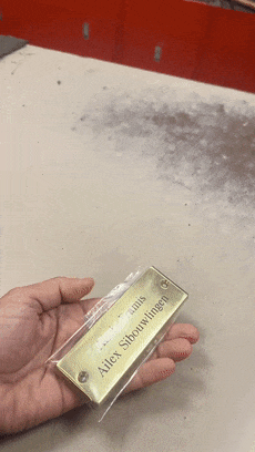 第一个立志要嫁给AI投影的人出现了！