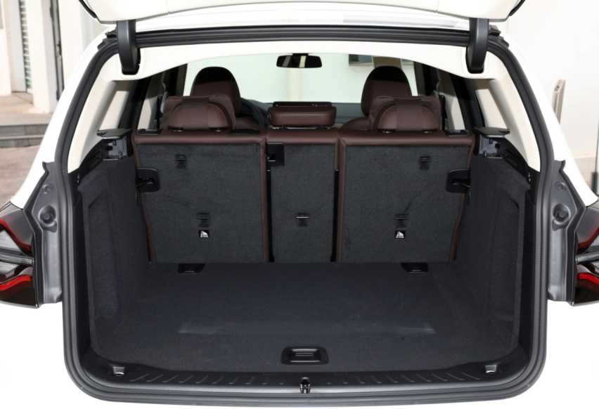 豪华中型SUV的对决,奥迪Q5L与宝马X3谁才是更好的选择?插图3 豪华中型SUV的对决,奥迪Q5L与宝马X3谁才是更好的选择?