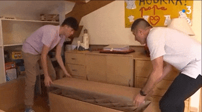 大神花8年用70万根火柴还原埃菲尔铁塔：差点成为年度大冤种