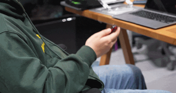 别嫌手机屏幕大了!3寸真小屏手机来了 我怕你把持不住插图25 别嫌手机屏幕大了!3寸真小屏手机来了 我怕你把持不住