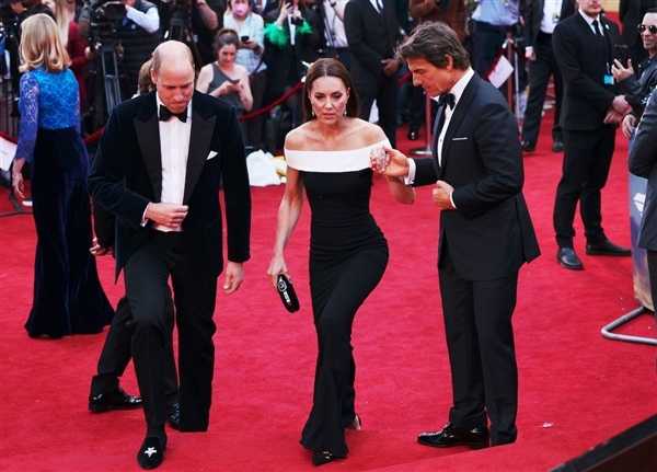 凯特王妃坐马车会晕车：只能靠毅力支撑完成典礼