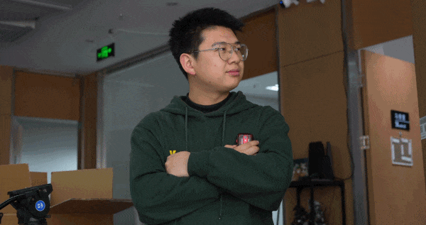 别嫌手机屏幕大了!3寸真小屏手机来了 我怕你把持不住插图21 别嫌手机屏幕大了!3寸真小屏手机来了 我怕你把持不住