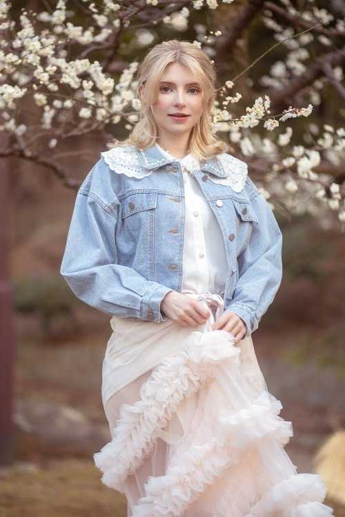 艾什莉体模春装造型:蕾丝长裙下若隐若现的好身材插图2 艾什莉体模春装造型:蕾丝长裙下若隐若现的好身材