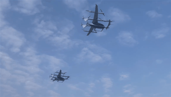 “飞行汽车”首飞成功！吉利、小鹏已布局：打飞的将成现实