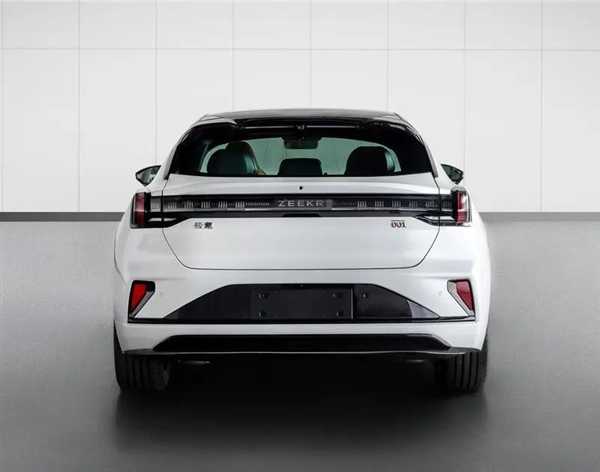 全新极氪001上市定档:中国首位F1车手周冠宇出任首席操控官插图2 全新极氪001上市定档:中国首位F1车手周冠宇出任首席操控官