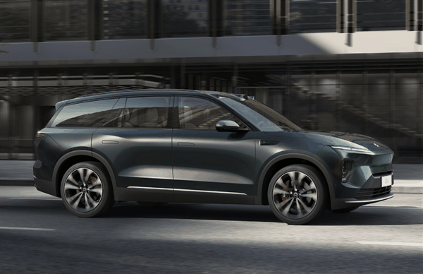 全系升级8295芯片！蔚来2024款车型开启预定：加量不加价