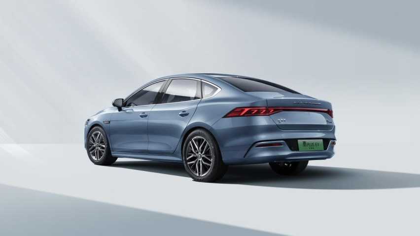 秦PLUS荣耀版7.98万元起震撼上市,拉开“电比油低”大幕插图4 秦PLUS荣耀版7.98万元起震撼上市,拉开“电比油低”大幕