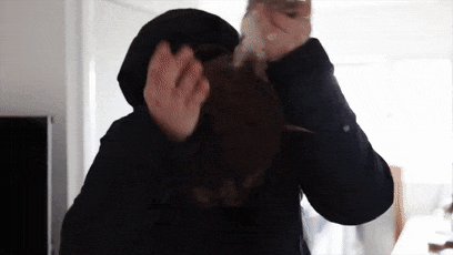 你敢吃尝尝吗！网红小哥训练老鼠当厨师：还做菜给朋友吃