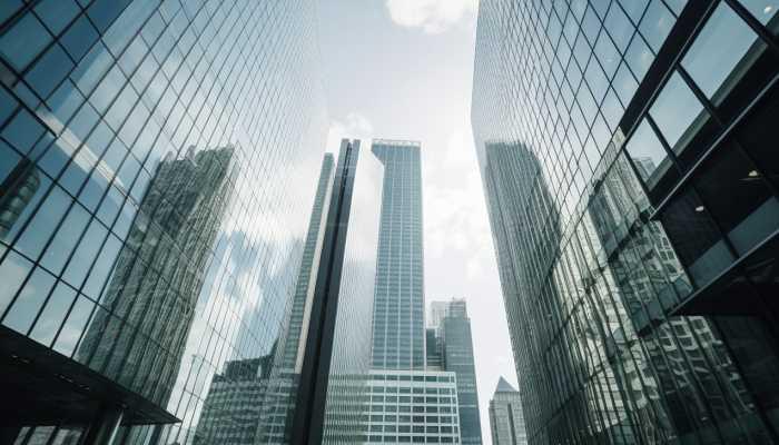 中国最高楼顶楼被冻住了 仿佛“流浪地球”的冰封世界