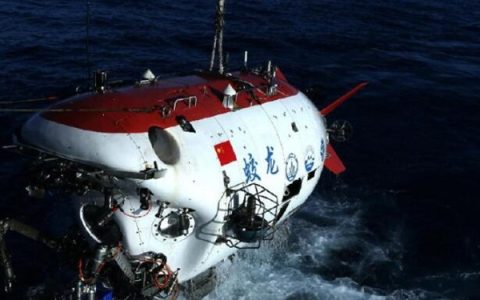 “蛟龙号”将下潜46潜次：开展生物环境调查