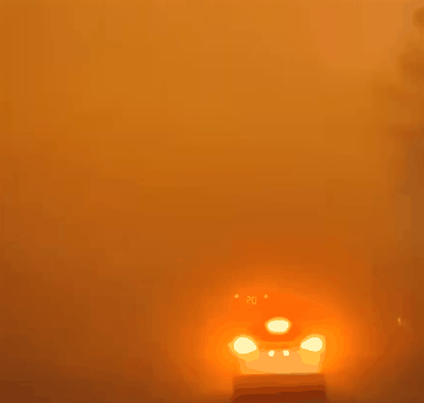 多名网友拍下新疆特强沙尘暴：天地变色！能见度不到50米