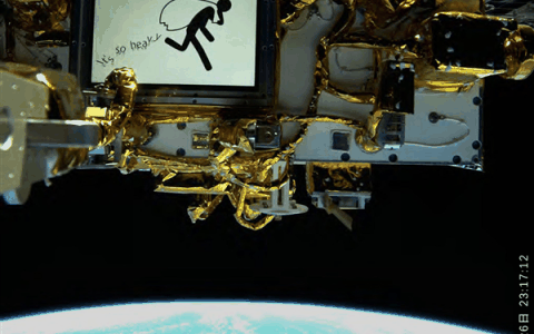 中国首颗艺术卫星进入太空：卫星上有个显示屏和自拍摄像头