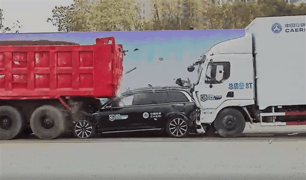 抗住重型卡车夹击：问界M9获新能源汽车重磅认证