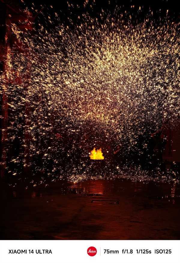 张颂文用上最新小米14 Ultra 晒舞龙、铁花照片惊艳