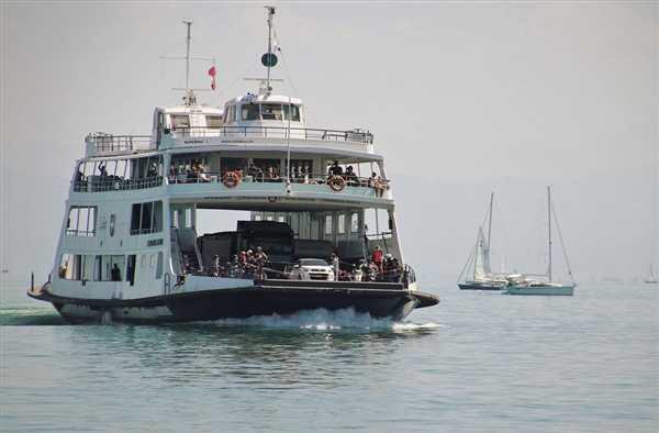 新能源车海南出岛一票难求 车主质疑为什么一船只能拉十几辆车插图 新能源车海南出岛一票难求 车主质疑为什么一船只能拉十几辆车