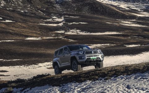 长城汽车董事长魏建军罕见发圈：盛赞坦克700、全面超越百万SUV