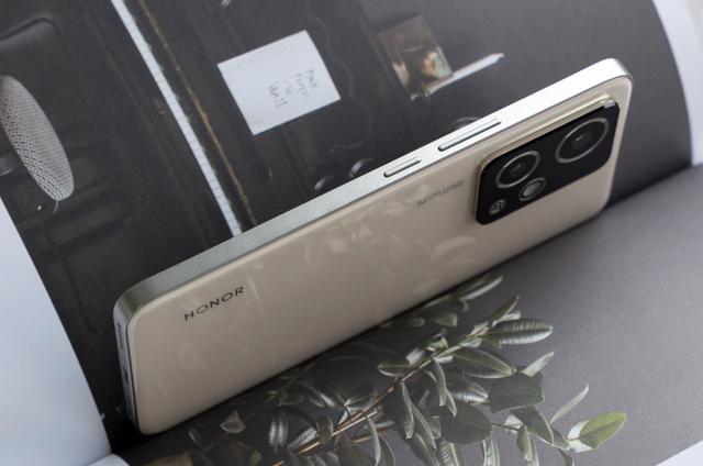 荣耀新机遭遇滑铁卢？发布两个月后价格大跌，24GB+1TB+OIS光学防抖仅此一家！插图