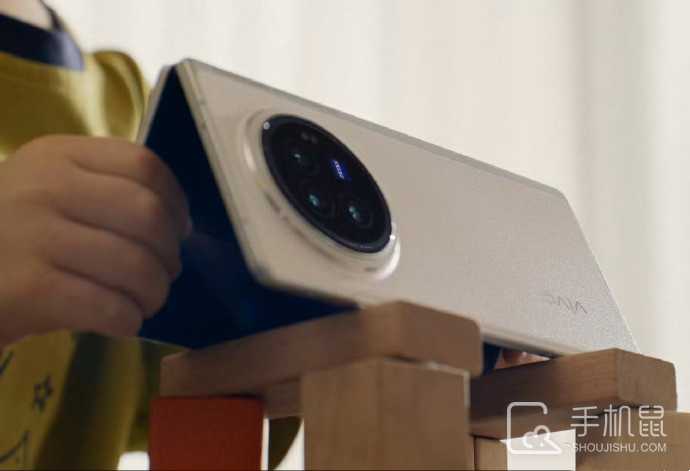 vivoXFold3Pro支持几倍光学变焦?vivoXFold3Pro拍照可以放大几倍