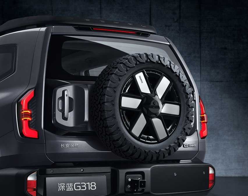 备胎.jpg 科技新硬派 用“电”也能驰骋318 深蓝G318首发亮相