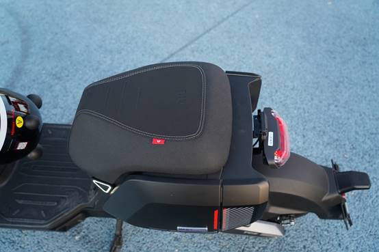 经典神车再突破 小牛N系列电自旗舰NXT初体验插图6 经典神车再突破 小牛N系列电自旗舰NXT初体验插图6