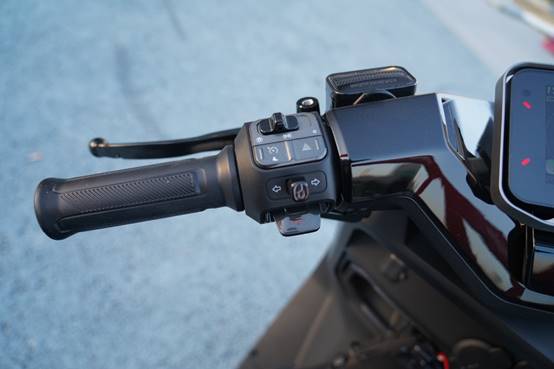 经典神车再突破 小牛N系列电自旗舰NXT初体验插图9 经典神车再突破 小牛N系列电自旗舰NXT初体验插图9