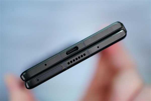 比iPhone 15 Pro Max还轻薄！vivo X Fold 3 Pro图赏
