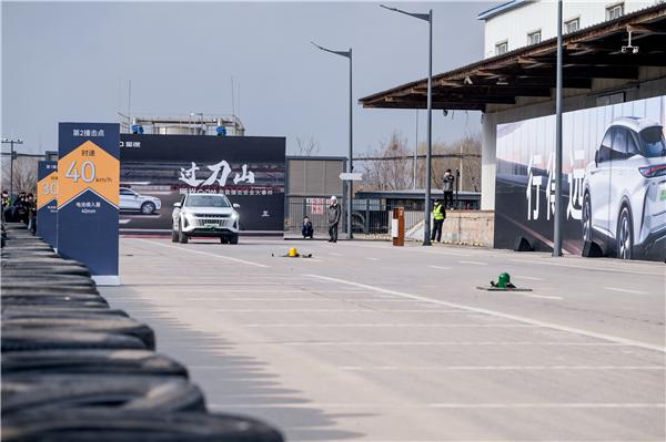 地表最强混动SUV 三电机+三挡DHT：星途瑶光C-DM 15.98万起售插图7