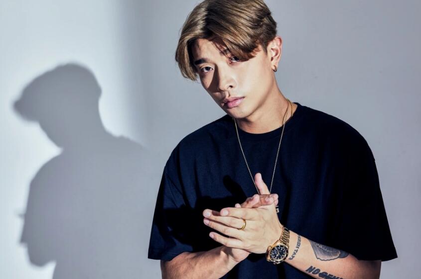 歌手满舒克被曝致多位女生感染HPV 私生活太混乱