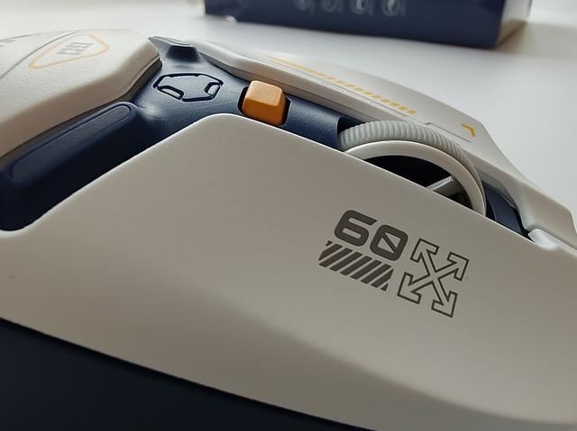 英菲克in9鼠标怎么样? 99元科幻风机甲设计三模游戏鼠标测评插图7