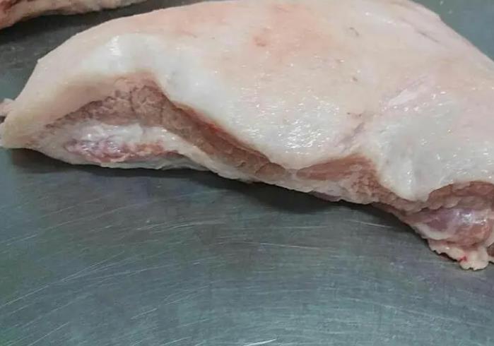 槽头肉企业被曝光前生意红火 因价格低吸引不少消费者