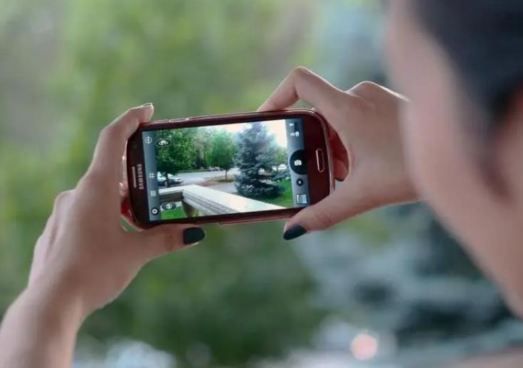 女子约拍遭尾随驱赶 该地属商业景色拍照需收费