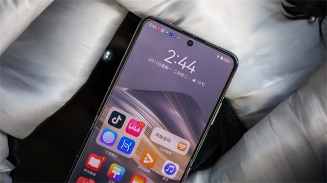 华为Pocket 2手机怎么样 华为Pocket 2详细评测插图6 华为Pocket 2手机怎么样 华为Pocket 2详细评测插图6