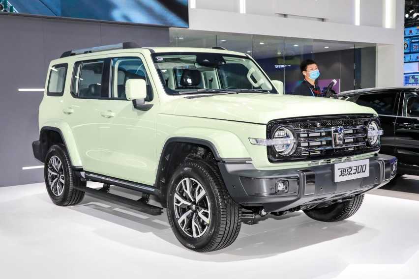 潮玩越野SUV大横评！全新BJ40城市猎人版对比坦克300插图4