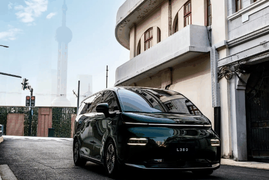 6座/8座可选：吉利首款纯电MPV翼真L380最新官图发布