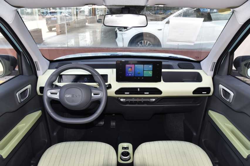 纯电续航200km，售3.99万元，吉利熊猫mini新增龙腾版